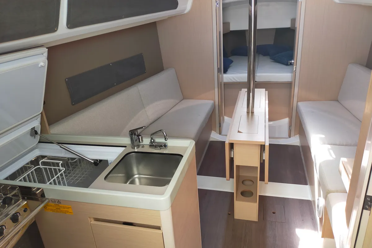 Galley of Fregugetta, a Beneteau Oceanis 30.1 sailboat at U Pàize, Italy