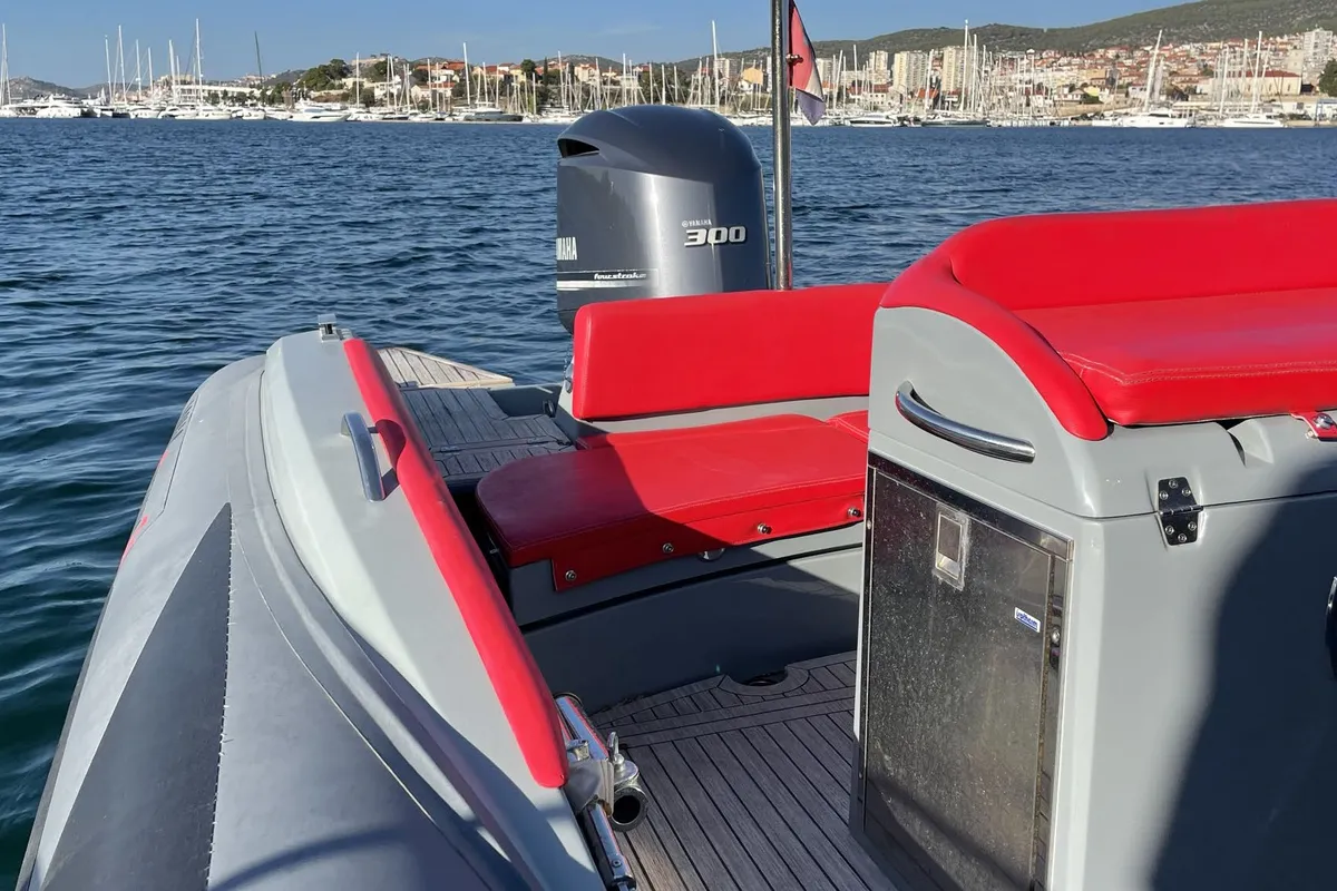 Deck of Adrenalina, a Lomac 750 motorboat at Šibenik, Croatia