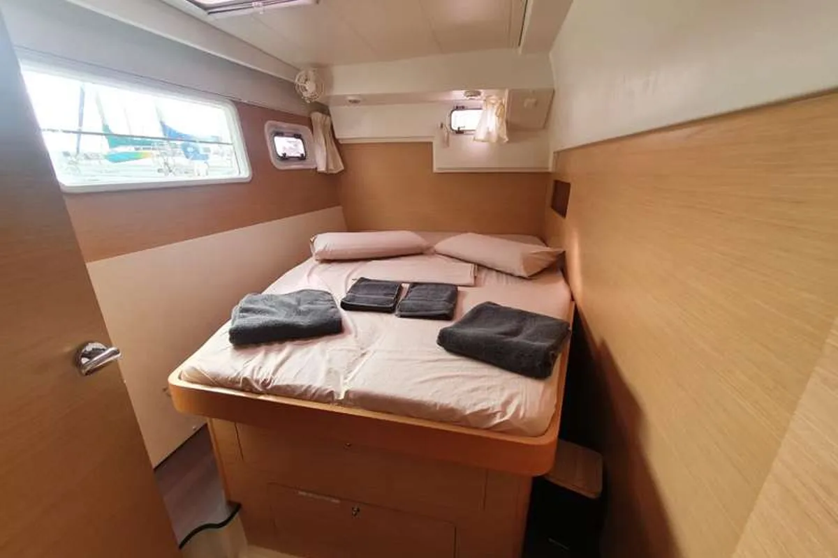 Cabin on Mia, a Lagoon 400 catamaran at Valencia, Spain
