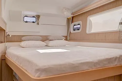 Cabin on Mare Quiero, a Lagoon 400 S2 catamaran at Bodrum, Turkey