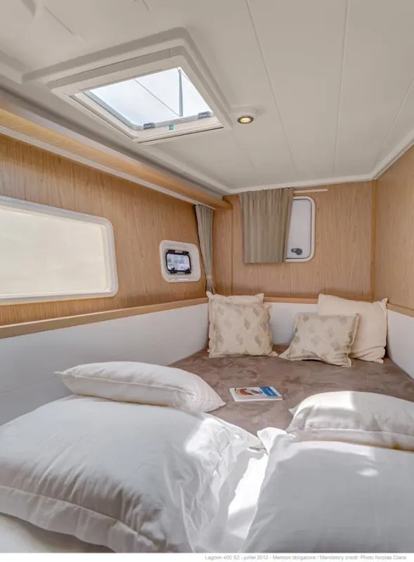 Cabin on Mare Quiero, a Lagoon 400 S2 catamaran at Bodrum, Turkey