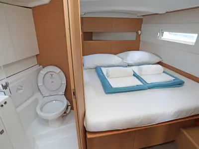 Cabin on Nuria, a Jeanneau Sun Odyssey 415 sailboat at Pula, Croatia