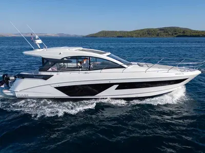 Holly Four, a Beneteau Gran Turismo 45 motor yacht at Grad Šibenik, Croatia