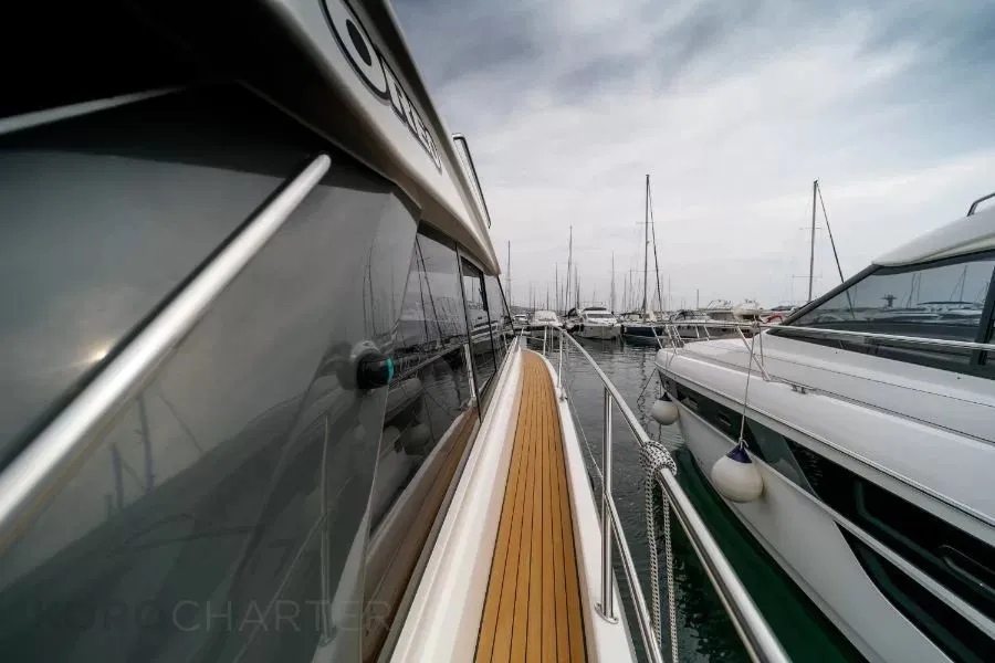 Oreo, a Bavaria S45 Coupe motor yacht at Punat, Croatia