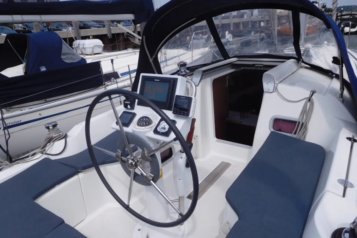 Deck of Alibi, a Beneteau Oceanis 31 sailboat at Poole, United Kingdom