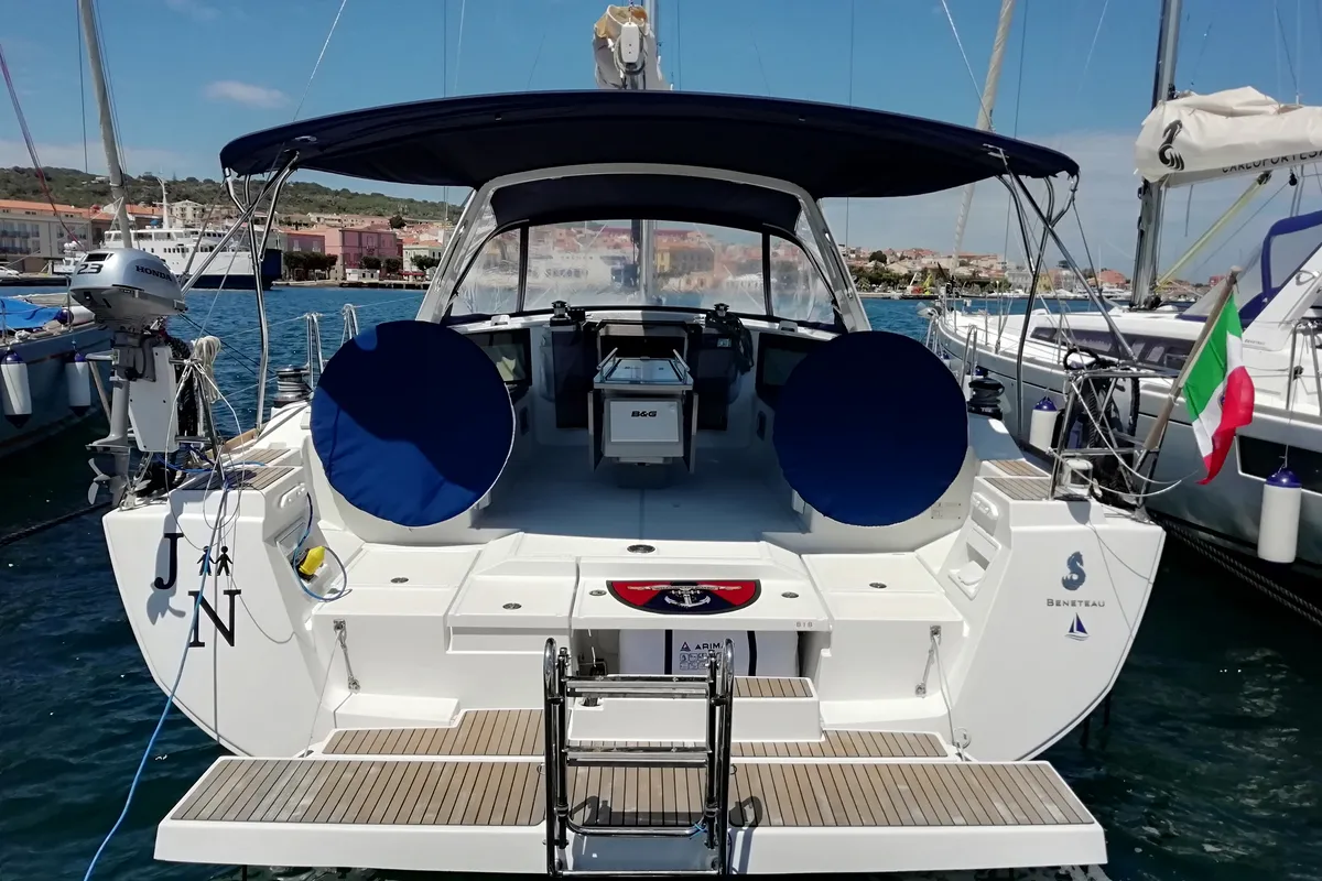 Exterior view of JN, a Beneteau Oceanis 45 sailboat at U Pàize, Italy
