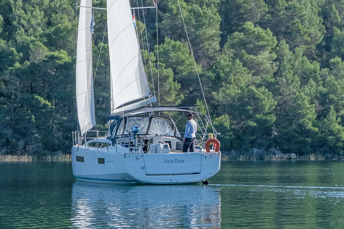 Cabin on First Date, a Jeanneau Sun Odyssey 410 sailboat at Skradin, Croatia