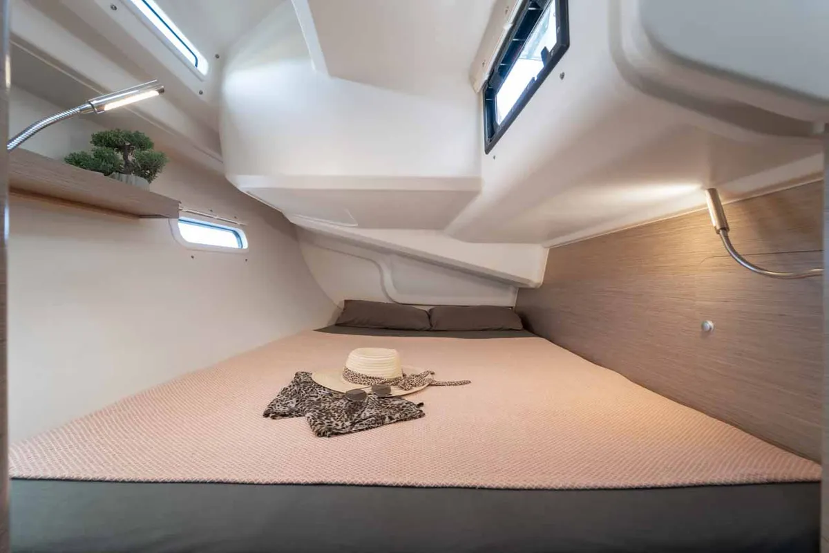 Cabin on Daydream, a Hanse 388 sailboat at Grad Šibenik, Croatia