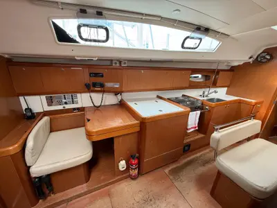 Galley of Alboran XXX Cubalibre (Las Galletas), a Beneteau Oceanis 43 sailboat at Elephant Butte Estates, United States