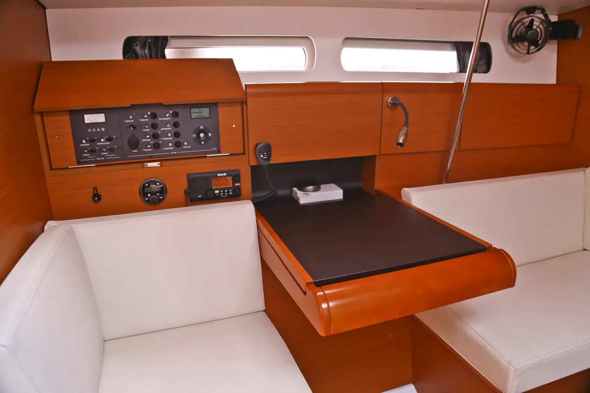 Salon of Pasithea, a Jeanneau Sun Odyssey 439 sailboat at Volos, Greece