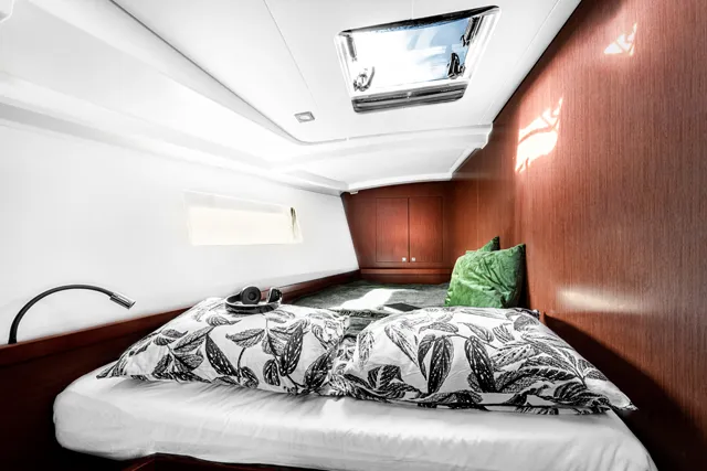 Cabin on Diana, a Beneteau Oceanis 45 sailboat at Grad Šibenik, Croatia