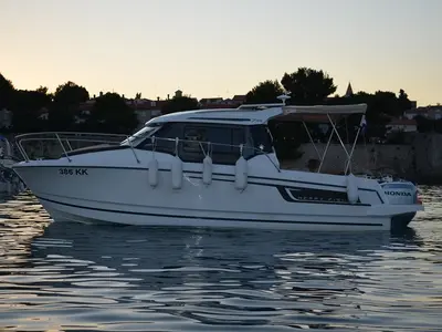 MF 795
