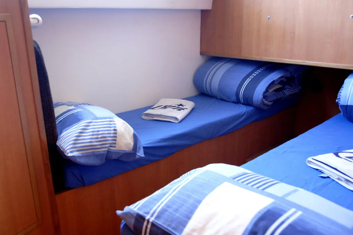 01, a Houseboat Holidays Italia S.R.L. Minuetto 6 motor yacht at Casier, Italy
