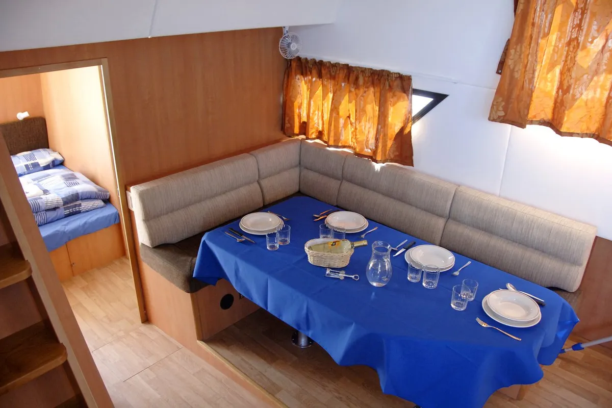 01, a Houseboat Holidays Italia S.R.L. Minuetto 6 motor yacht at Casier, Italy