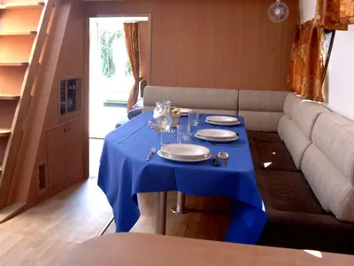 Salon of Houseboat Holidays Italia S.R.L. Minuetto 6, a motor yacht at Casier, Italy