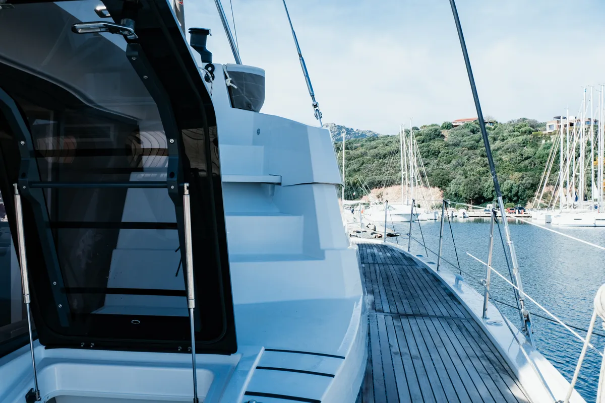 Deck of Alfa.bm2, a Bali 5.4 catamaran at Tonnarella, Italy