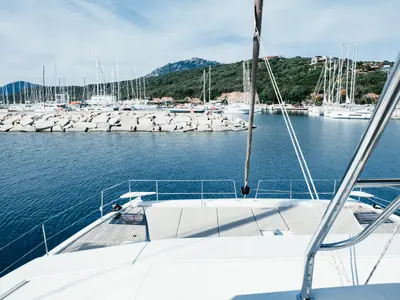 Deck of Alfa.bm2, a Bali 5.4 catamaran at Tonnarella, Italy