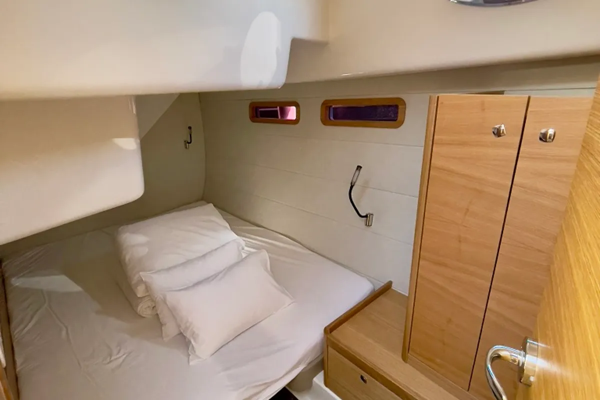 Cabin on Baby Blue, a SAS - Vektor Adriana 44 FLY motor yacht at Općina Sukošan, Croatia