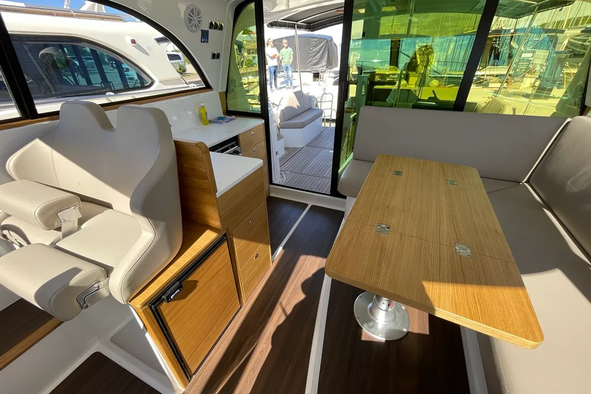 Salon of Baby Blue, a SAS - Vektor Adriana 44 FLY motor yacht at Općina Sukošan, Croatia
