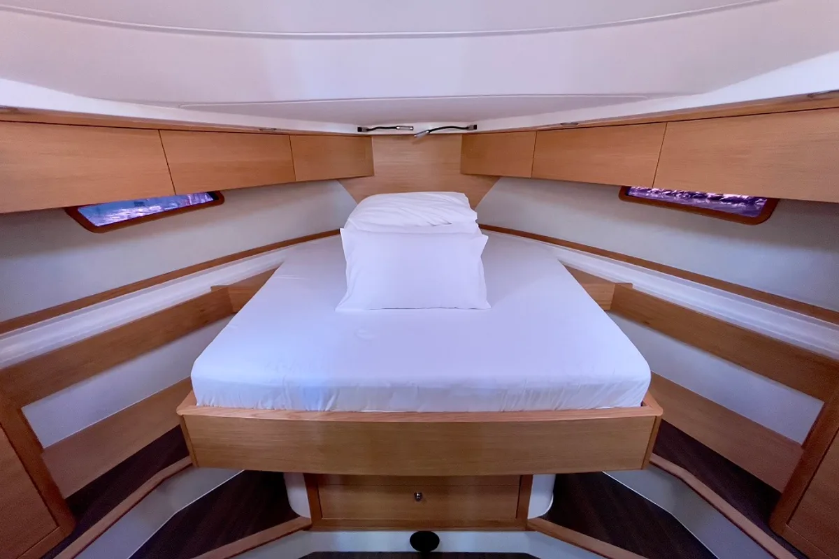 Cabin on Baby Blue, a SAS - Vektor Adriana 44 FLY motor yacht at Općina Sukošan, Croatia