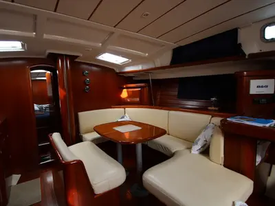 Salon of Valentina, a Beneteau Oceanis 473 sailboat at Orbetello, Italy