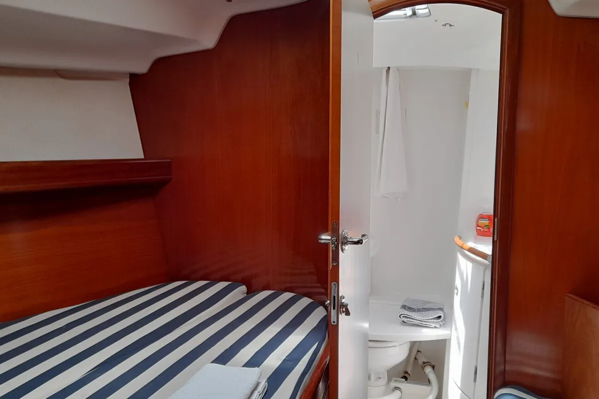 Cabin on Fiji, a Beneteau Oceanis 393 sailboat at Pylos, Greece