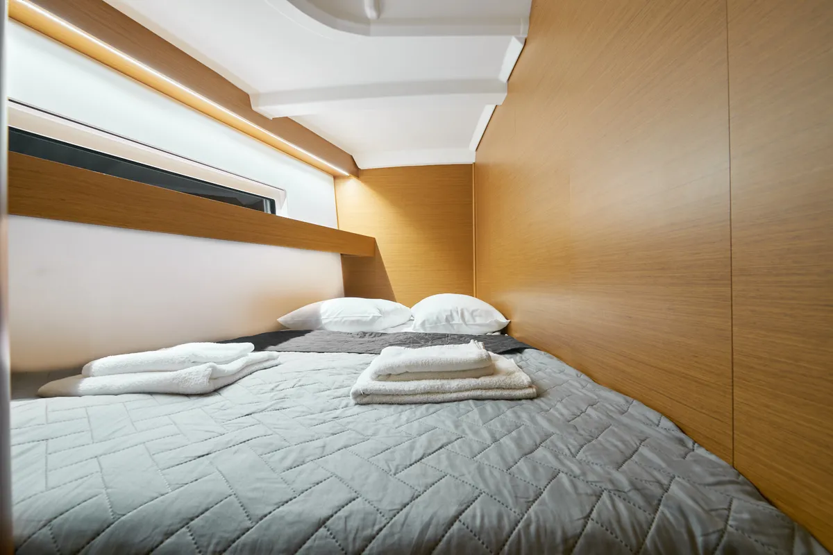 Cabin on Nymeria, a Jeanneau Sun Odyssey 440 sailboat at Athens, Greece