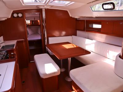 Salon of Thalassa, a Beneteau Oceanis 40 sailboat at Volos, Greece