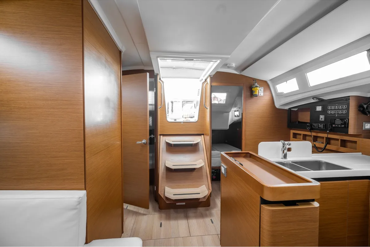 Salon of Kallisto, a Jeanneau Sun Odyssey 410 sailboat at Marpissa, Greece