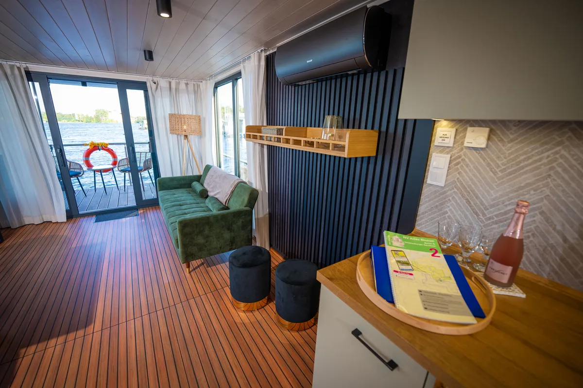 Salon of Emsel, a Woma D13 motorboat at Fürstenberg/Havel, Germany