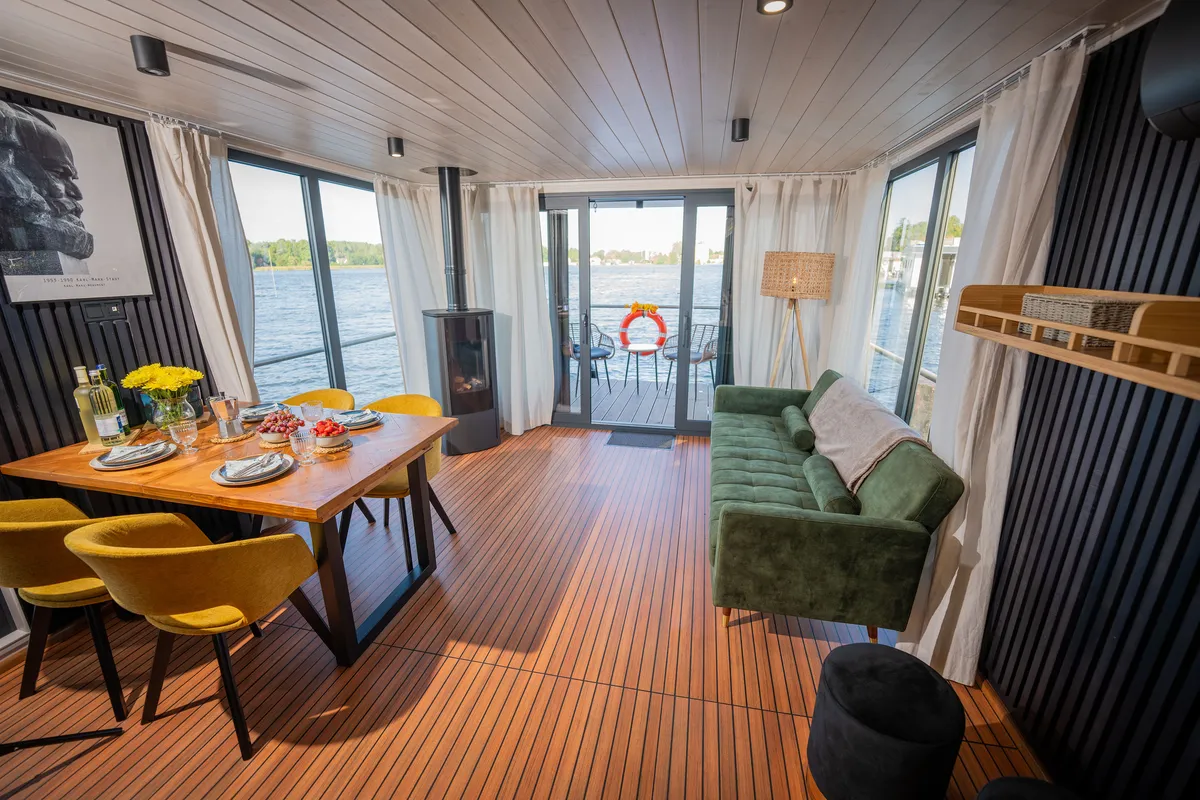 Salon of Emsel, a Woma D13 motorboat at Fürstenberg/Havel, Germany