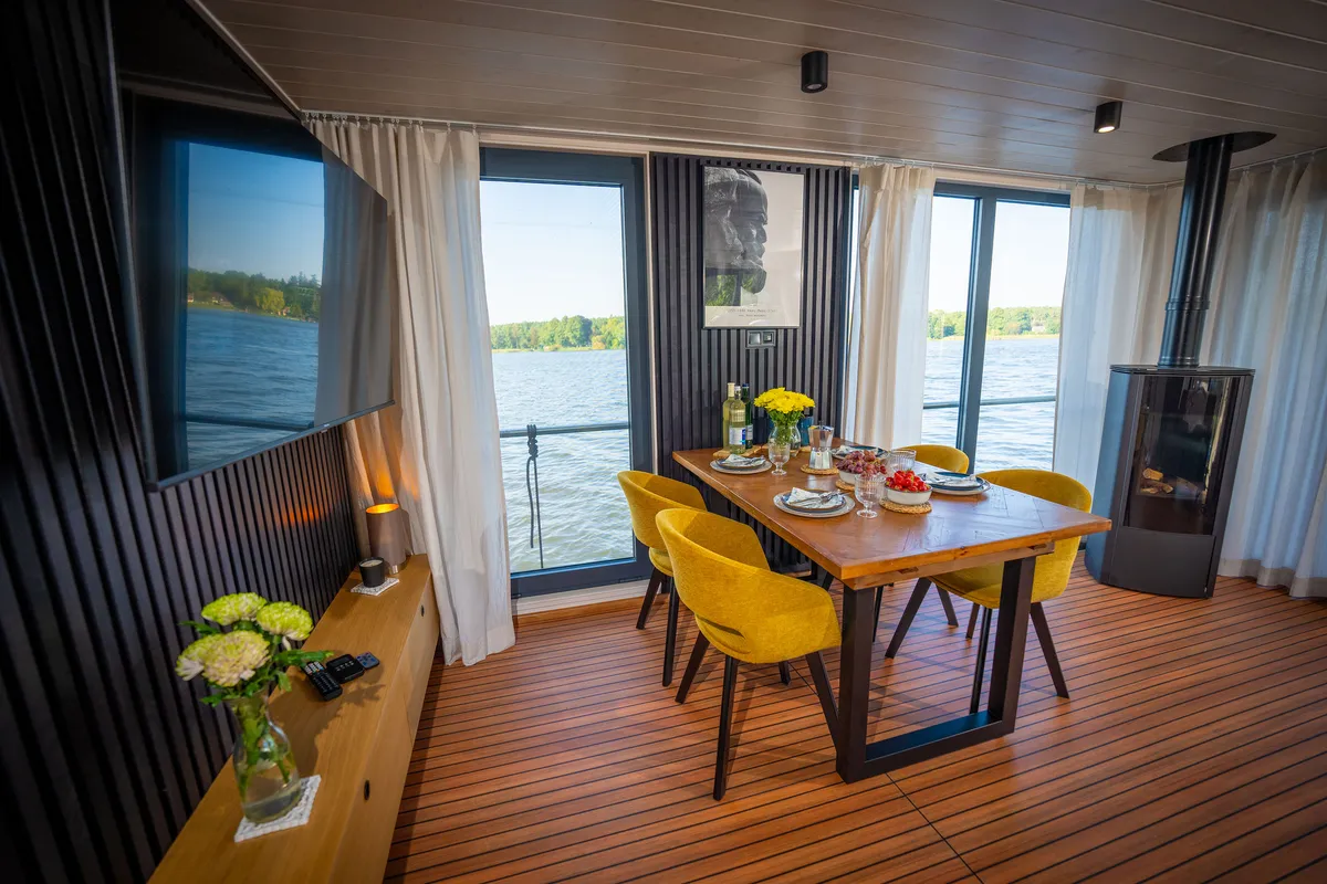 Salon of Emsel, a Woma D13 motorboat at Fürstenberg/Havel, Germany