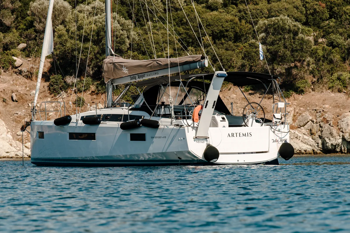 Exterior view of Artemis, a Jeanneau Sun Odyssey 410 sailboat at Volos Municipality, Greece