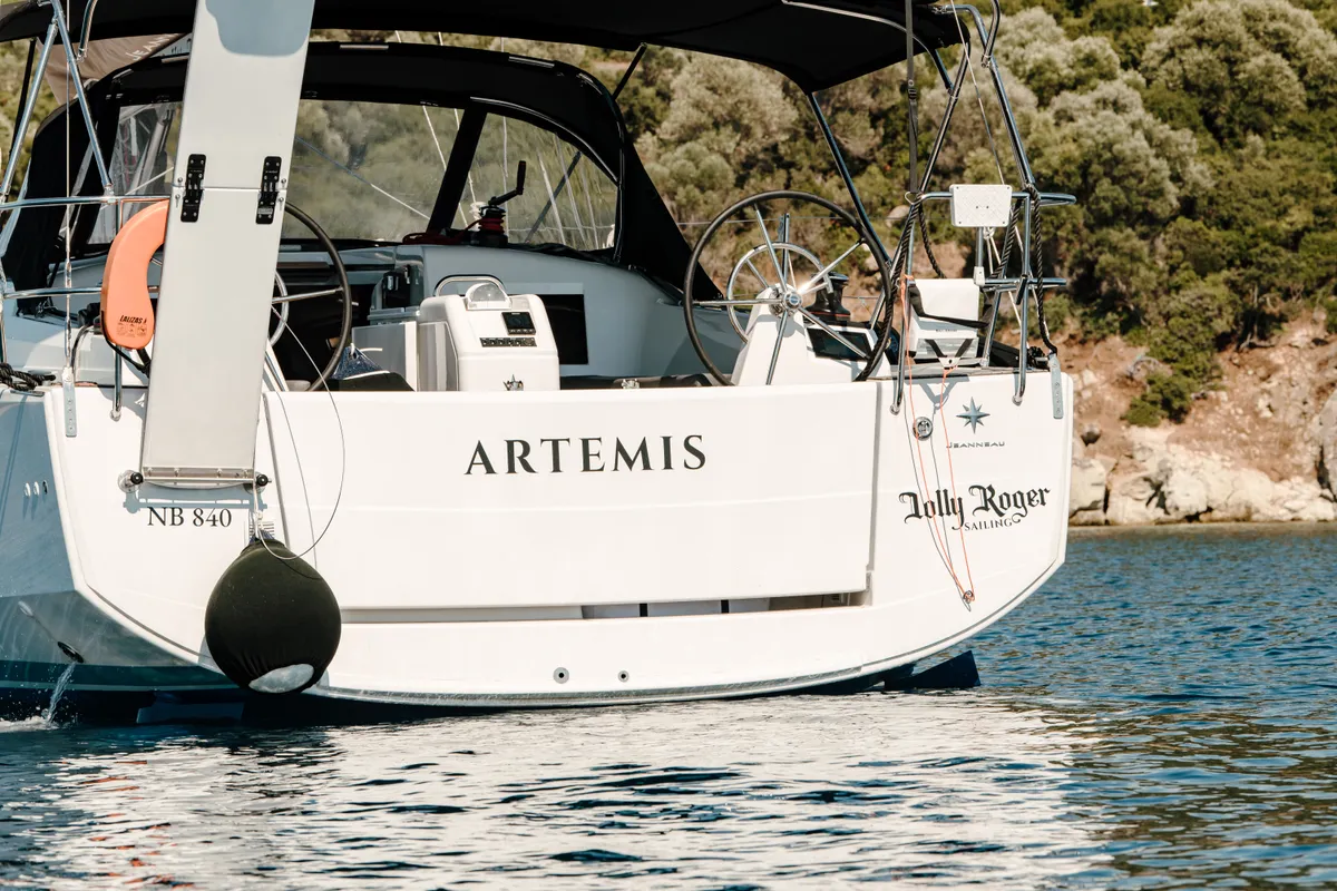 Exterior view of Artemis, a Jeanneau Sun Odyssey 410 sailboat at Volos Municipality, Greece