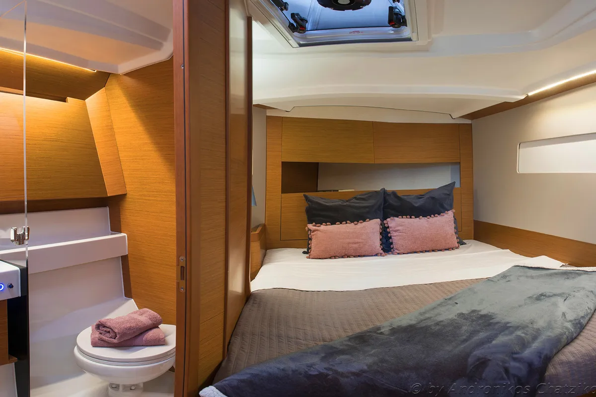 Cabin on Artemis, a Jeanneau Sun Odyssey 410 sailboat at Volos Municipality, Greece