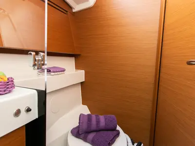 Head on Artemis, a Jeanneau Sun Odyssey 410 sailboat at Volos Municipality, Greece
