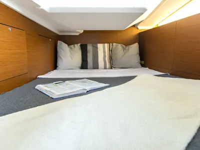 Cabin on Artemis, a Jeanneau Sun Odyssey 410 sailboat at Volos Municipality, Greece