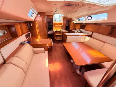 Salon of Juliette, a Beneteau Oceanis 46 sailboat at Općina Sukošan, Croatia