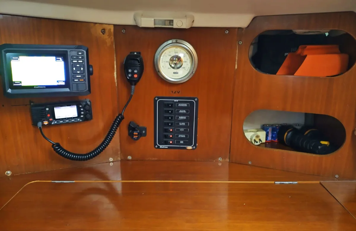 Salon of Flashe, a Beneteau First 27.7 sailboat at Saint-Cast-le-Guildo, France