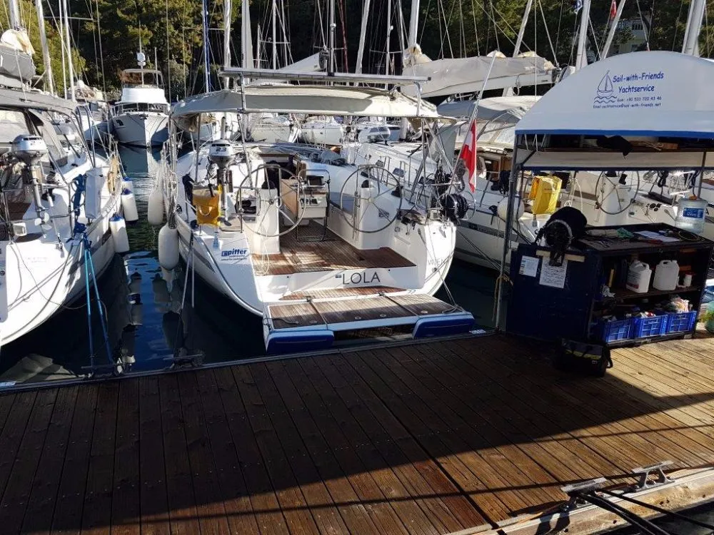 Exterior view of Lola, a Bavaria Cruiser 40 sailboat at Volos Municipality, Greece