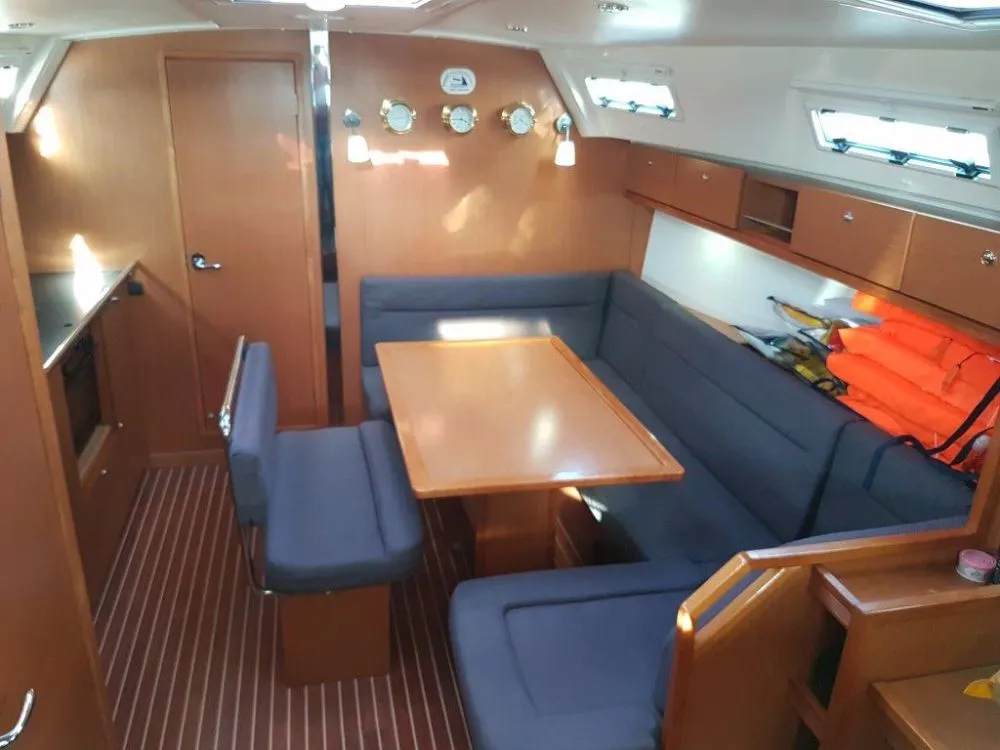Salon of Lola, a Bavaria Cruiser 40 sailboat at Volos Municipality, Greece