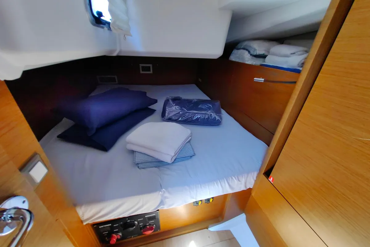 Cabin on Milky Way, a Jeanneau Sun Odyssey 440 sailboat at Grad Pula, Croatia