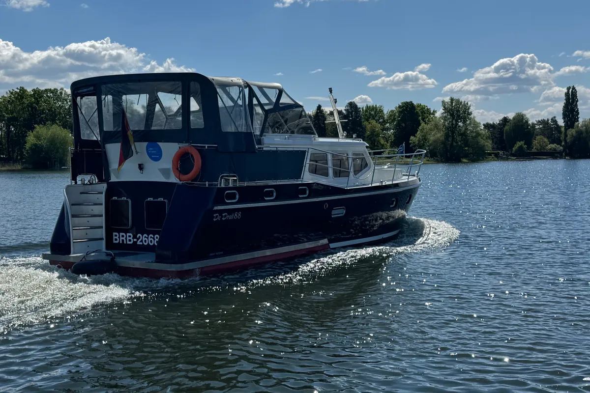 Exterior view of Drait 88, a De Drait Advantage 38 motorboat at Drachten, Netherlands