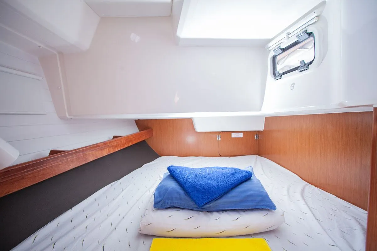 Cabin on Dolce vita, a Bavaria Cruiser 41 sailboat at Split, Croatia