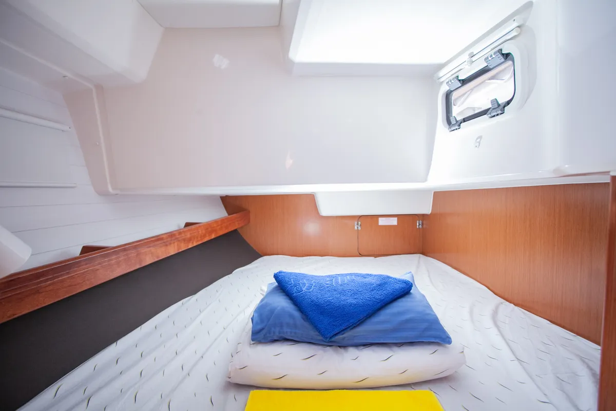 Cabin on Dolce vita, a Bavaria Cruiser 41 sailboat at Split, Croatia