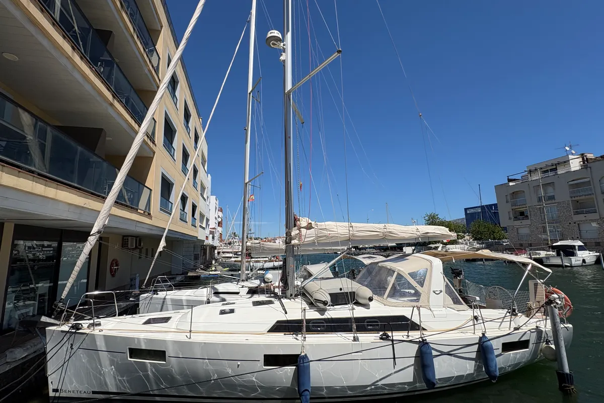 Targa, a Beneteau Oceanis 41.1 sailboat at Castelló d'Empúries, Spain