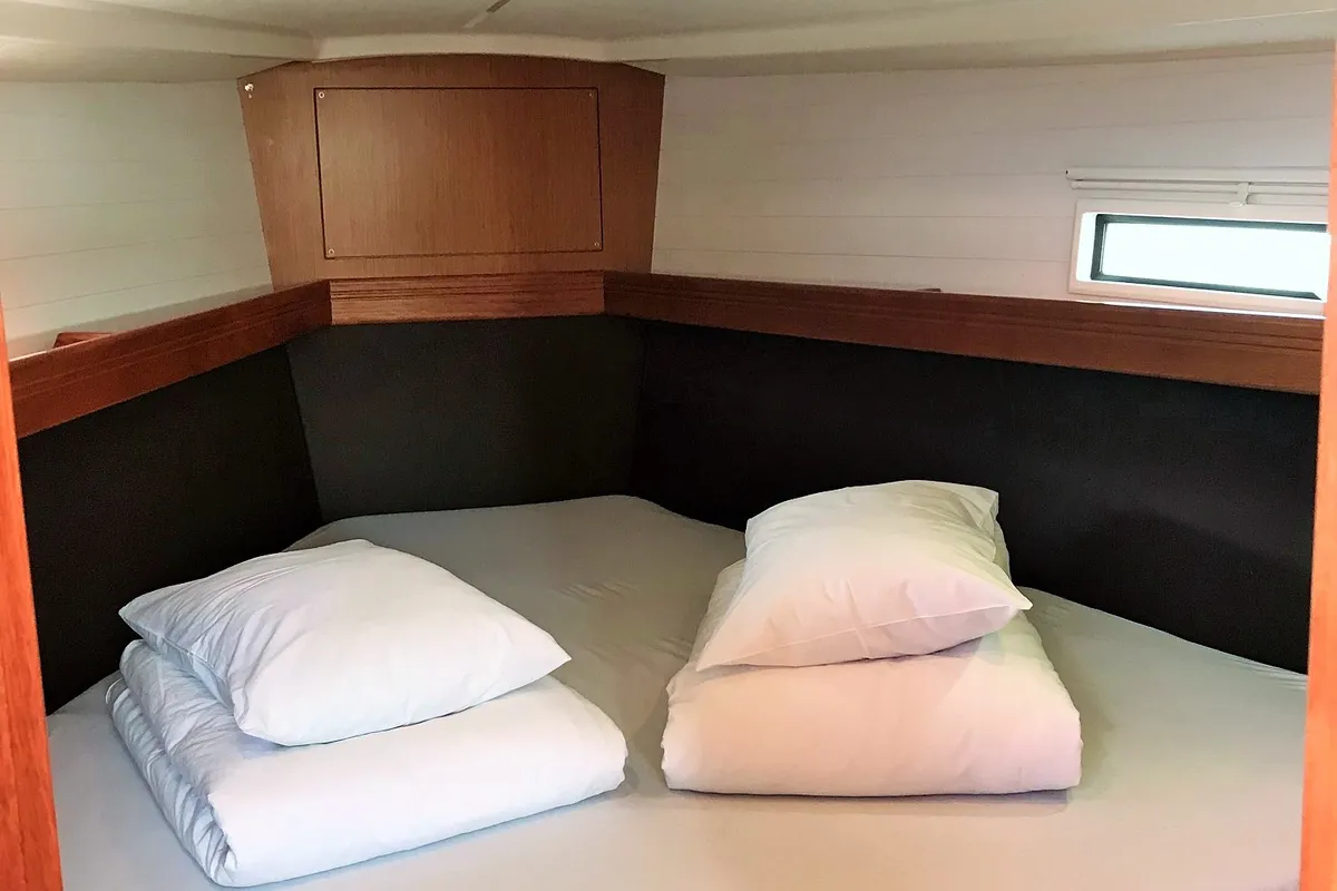 Cabin on Kosjenka, a Bavaria Cruiser 34 sailboat at Općina Pakoštane, Croatia