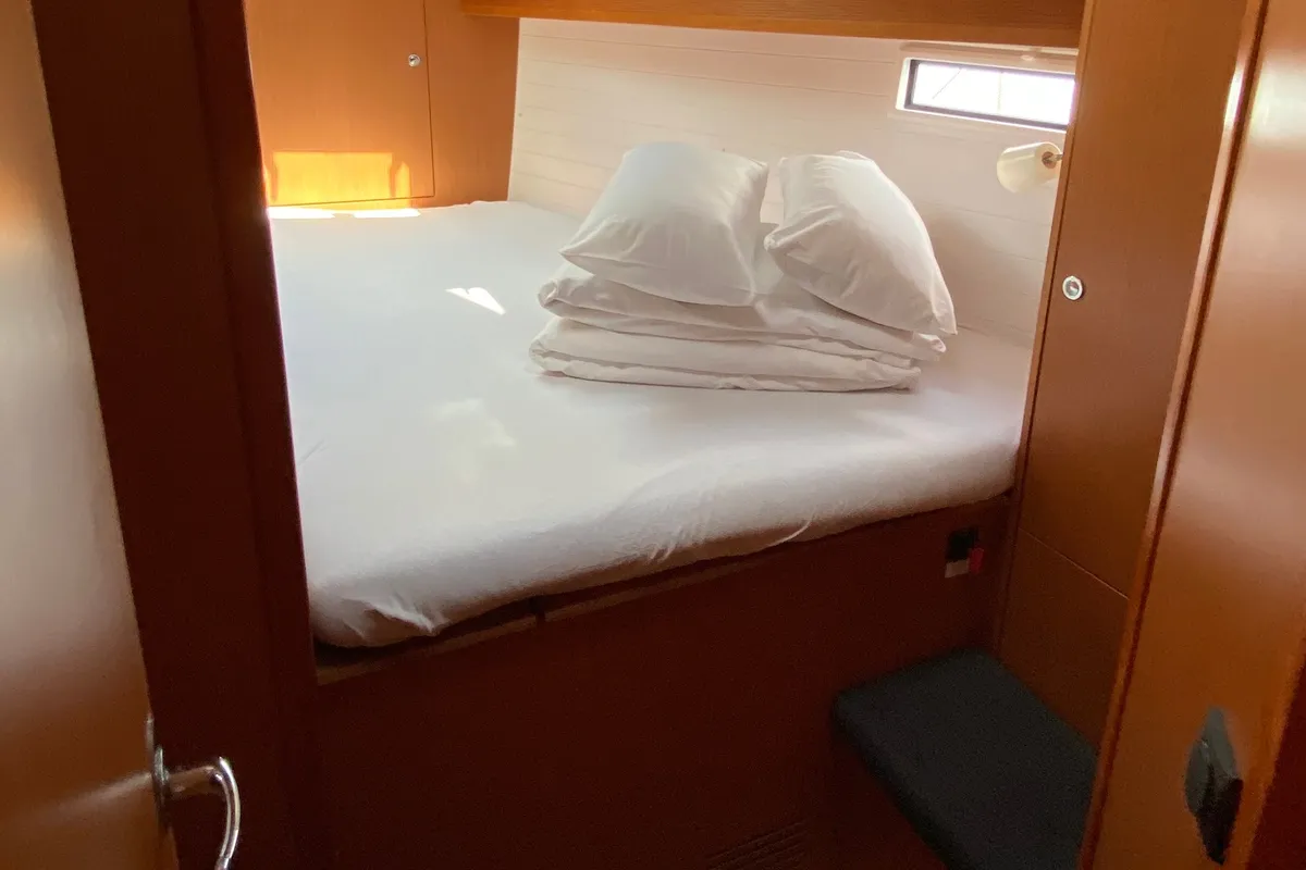 Cabin on Kosjenka, a Bavaria Cruiser 34 sailboat at Općina Pakoštane, Croatia