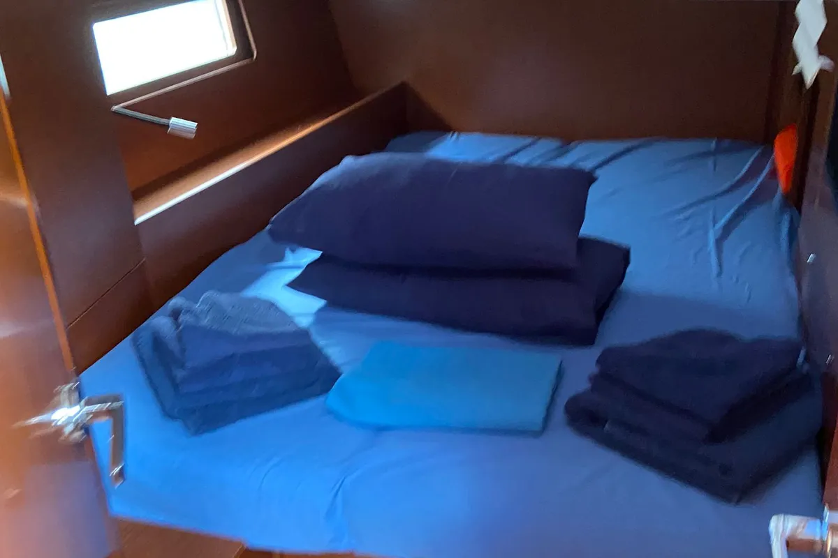 Cabin on Elisa, a Beneteau Oceanis 46.1 sailboat at Procida, Italy