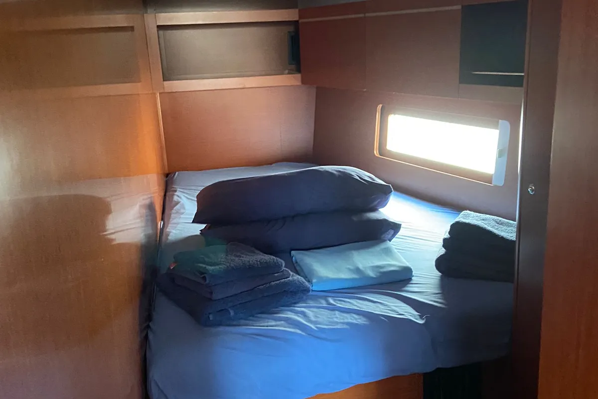 Cabin on Elisa, a Beneteau Oceanis 46.1 sailboat at Procida, Italy